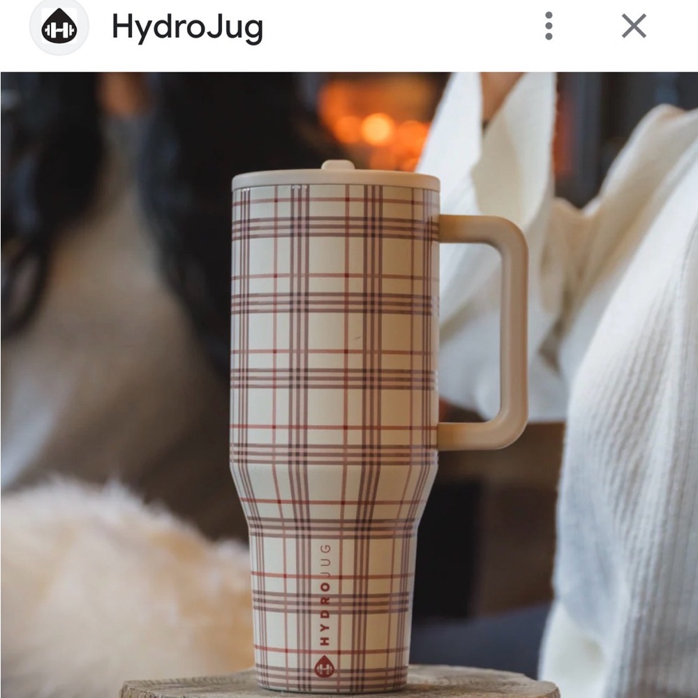 New in box HydroJug 40 oz Blair tumbler 💕